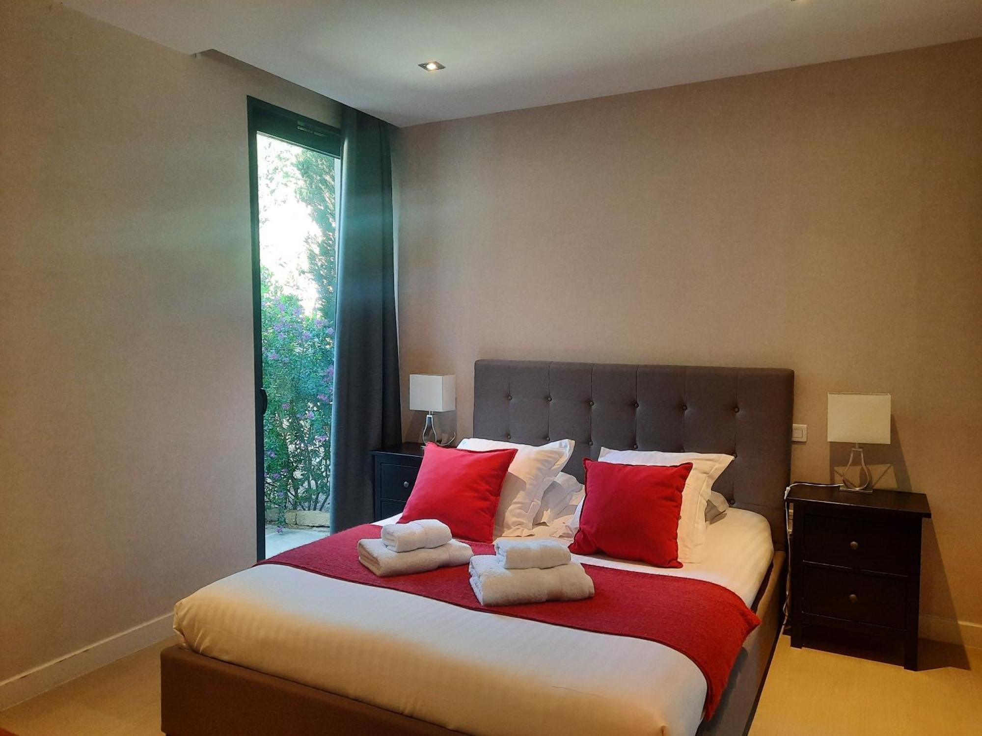 Hpc Suites - Cassis Centre - Parking Gratuit & Piscine Chauffee Zimmer foto