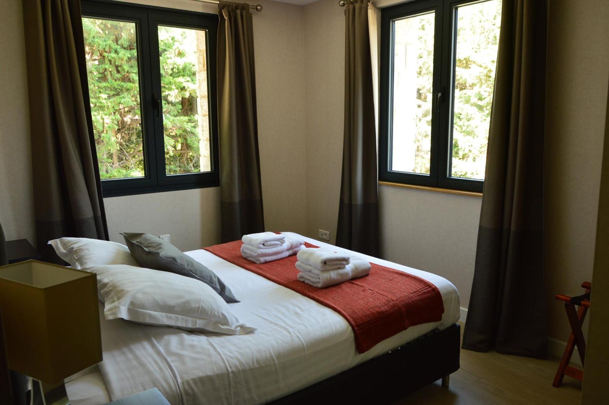 Hpc Suites - Cassis Centre - Parking Gratuit & Piscine Chauffee Zimmer foto